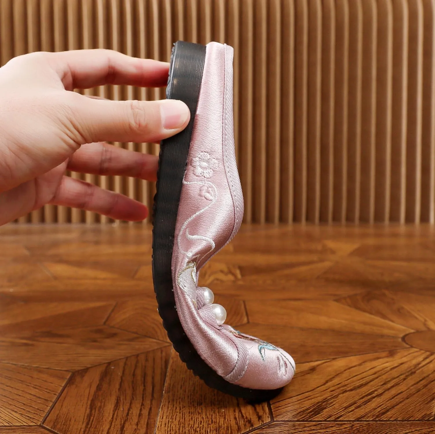 Chinese Slippers for Women Embroidered Mules Slip on - Comfortable Walking Retro Trendy Soft Cute Casual Beach Travel Lightweight Running Standing All Day Business Office Driving Birthday Gifts