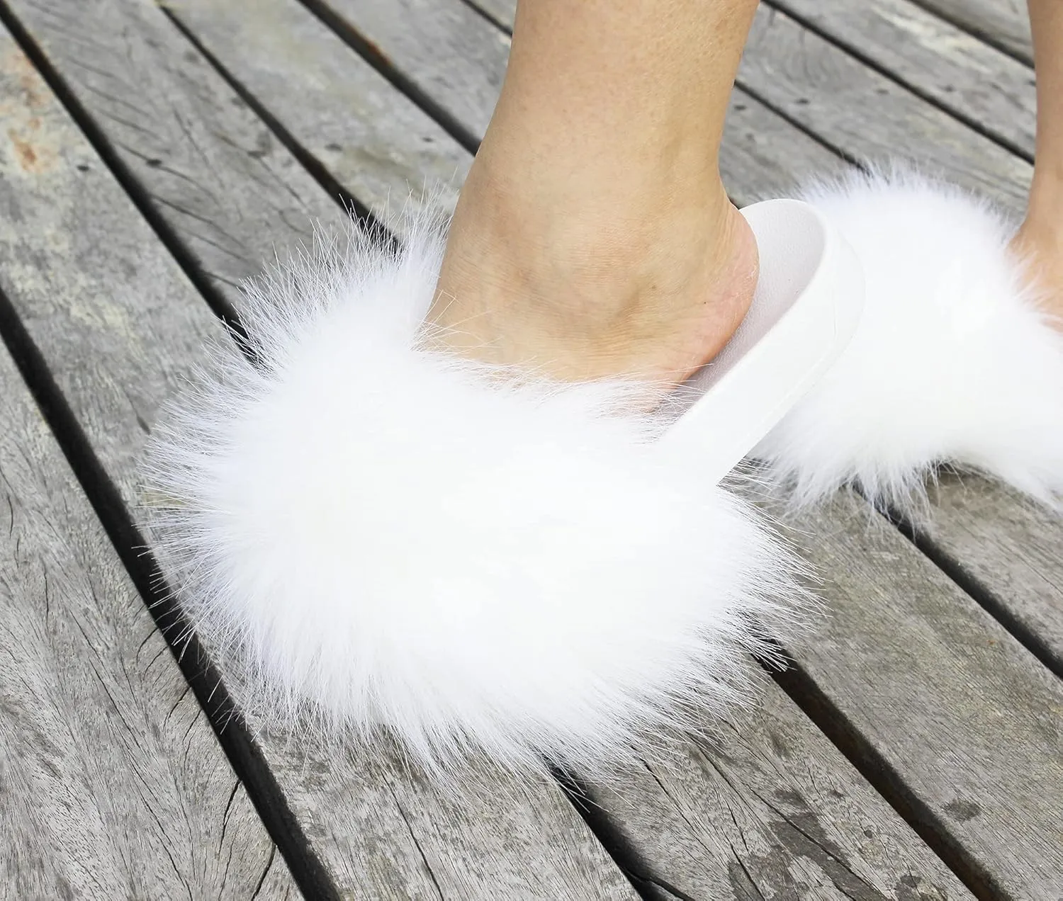 Faux Fur Slides for Women, Fuzzy Slippers Fluffy Sandals Furry House Shoes Indoor Outdoor