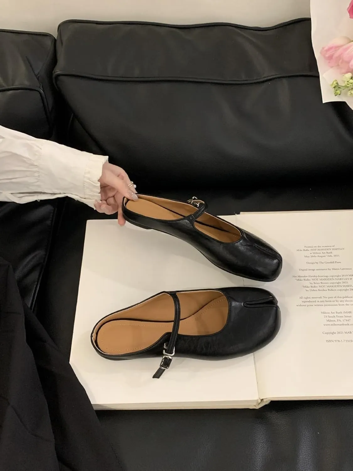 Tabi Shoes Mary Jane Mules Flats for Women Split Toe Strips Slip-On Slides Convenient Breathable Comfortable Casual Round Toe Retro Slippers Spring Summer Fall Back to School