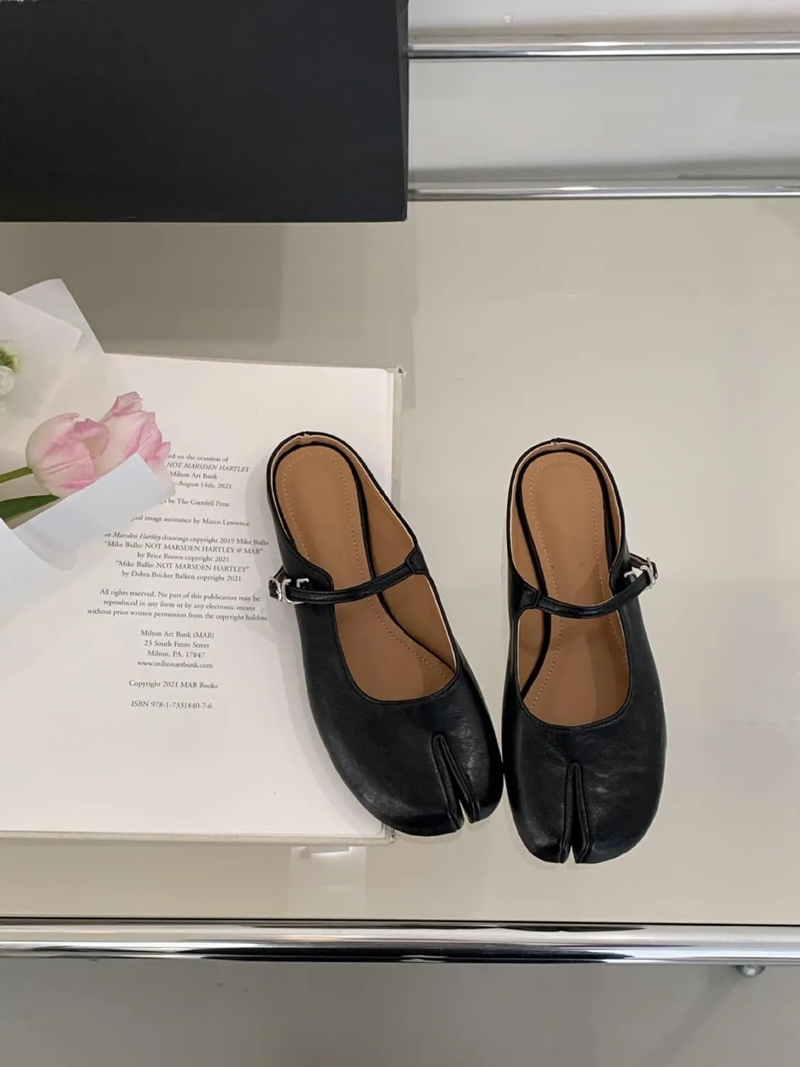 Tabi Shoes Mary Jane Mules Flats for Women Split Toe Strips Slip-On Slides Convenient Breathable Comfortable Casual Round Toe Retro Slippers Spring Summer Fall Back to School